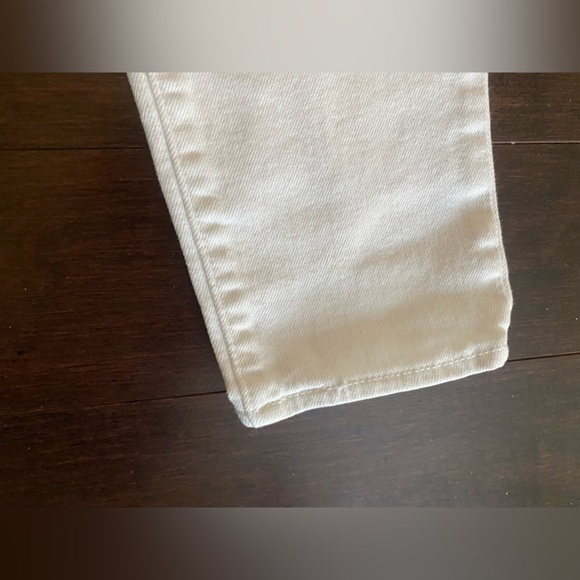 Levi’s white jeans - Picture 11 of 11